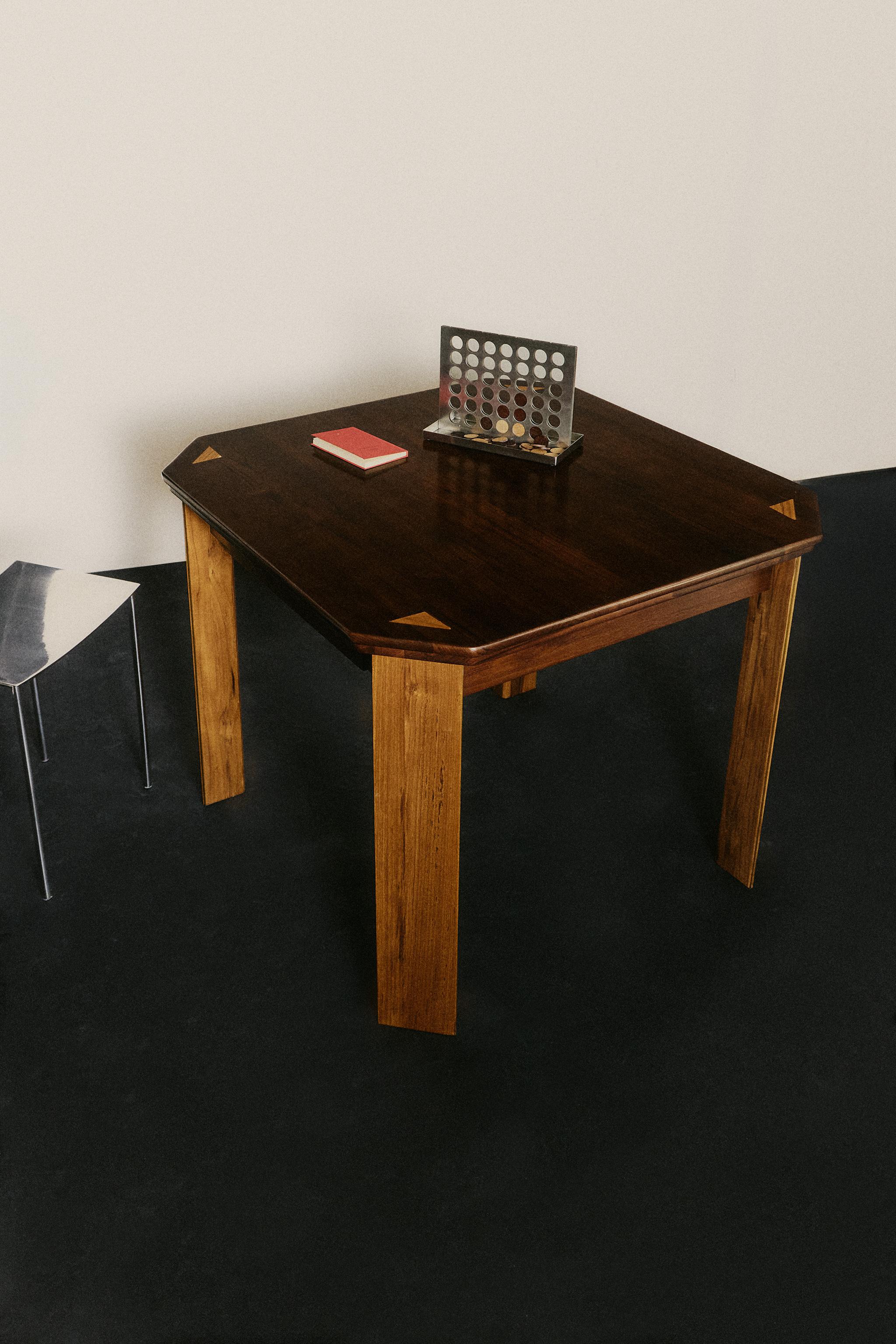 TABLE OCTOGONALE EN BOIS